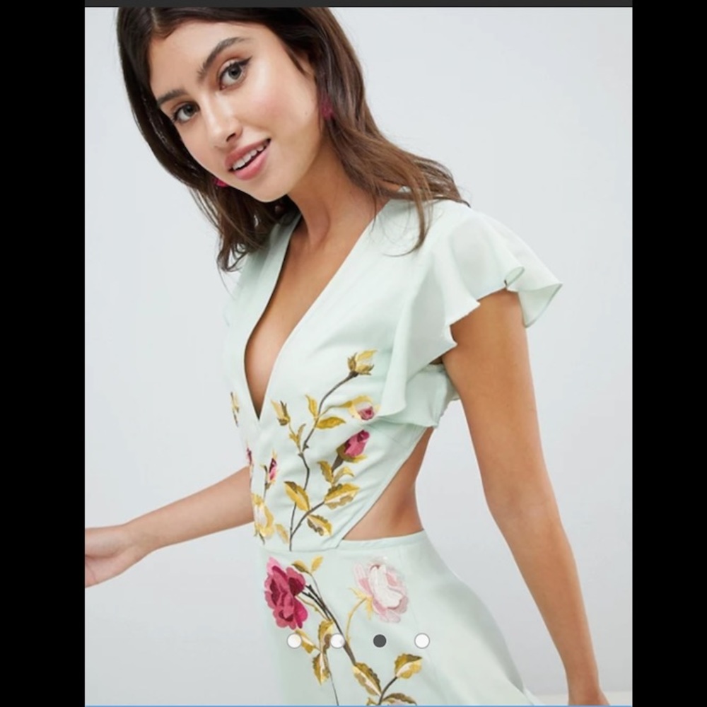 Embroidered backless dress